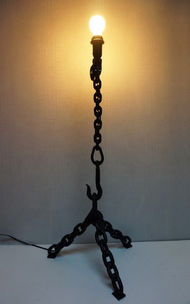 Brutalist iron Chain Table Floor Lamp Franz West ketting staande lamp ijzer kettinglamp vloerlamp